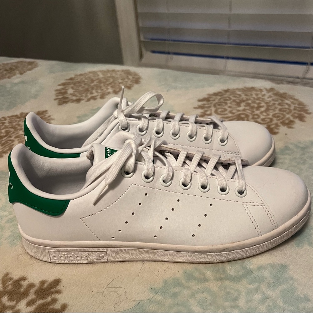 Adidas Stan Smith all leather white and green tennis shoes sz 6 new